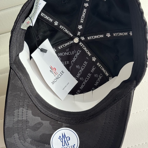 Moncler Logo Camouflage Hat - Picture 9 of 9